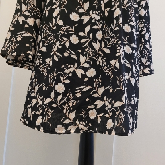 Maurices small boho bell sleeve midi dress v-neck floral tie back. - Picture 7 of 16